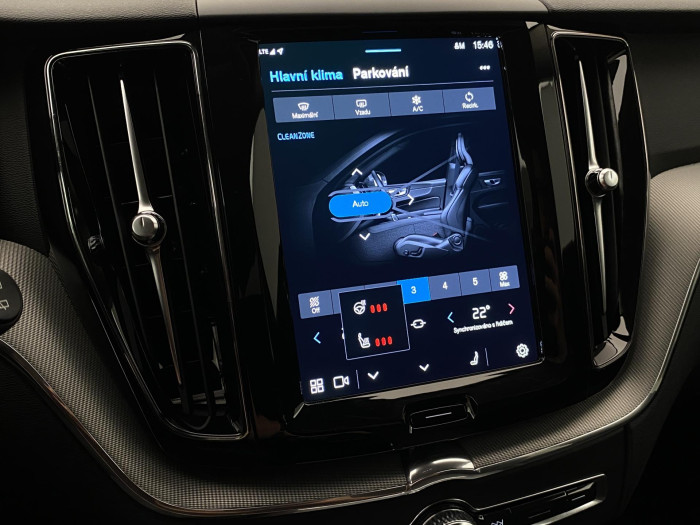 Volvo XC60 B4 AWD PLUS DARK AUT CZ