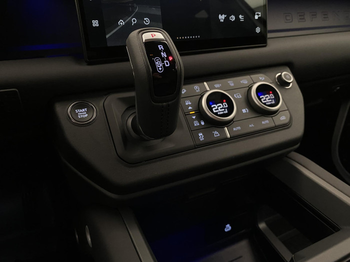 Land Rover Defender 110 D250 X-DYNAMIC SE AWD AUT 3.0 d Dynamic SE