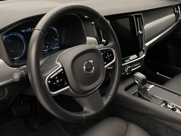 Volvo V90 D5 AWD MOMENTUM AUT REZERVACE 2.0 d Momentum