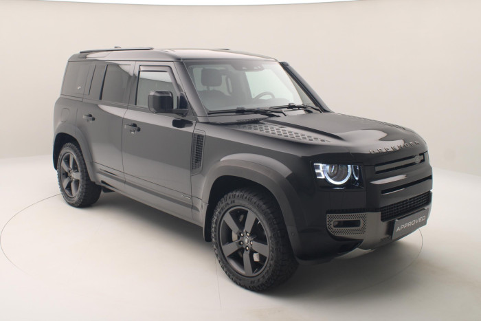 Land Rover Defender 110 P400 HSE AWD REZERVACE