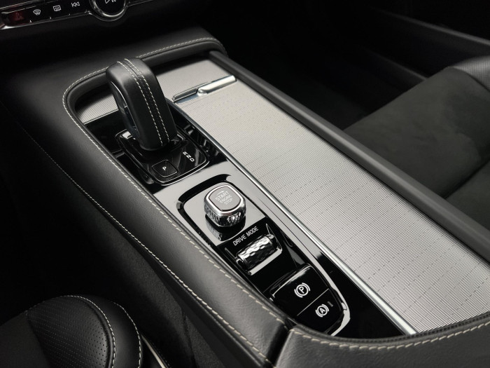 Volvo V90 B4 R-DESIGN AUT 1.maj.