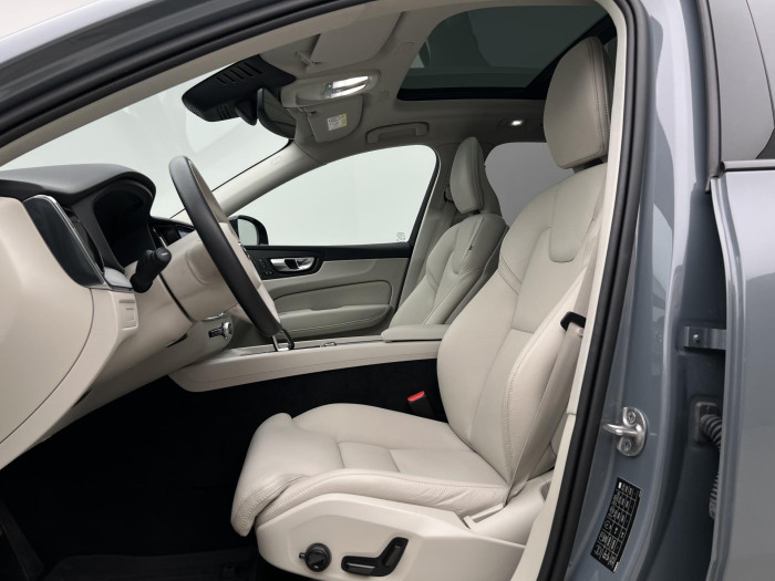 Volvo XC60 T6 AWD RECHARGE PLUS DARK AUT