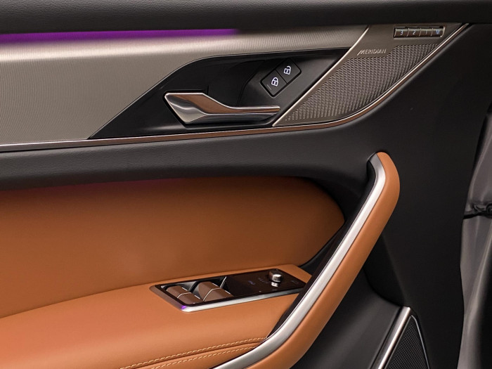 Jaguar F-Pace D300 R-DYNAMIC HSE REZERVACE 3.0 d Dynamic