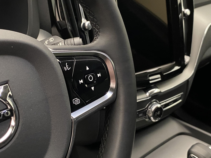 Volvo XC60 B4 AWD DARK PLUS AUT