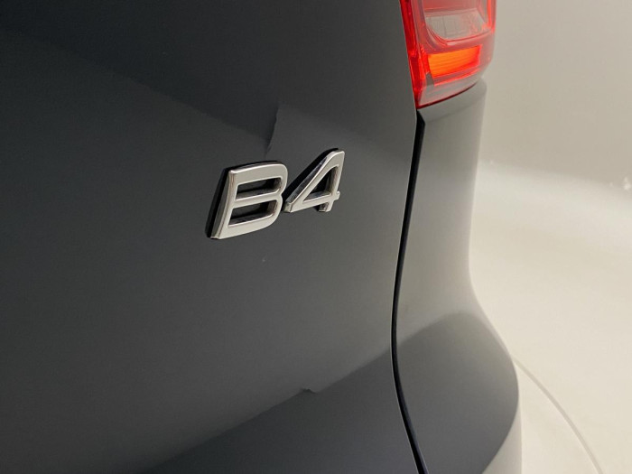 Volvo XC40 B4 MOMENTUM AUT REZERVACE 2.0 Momentum