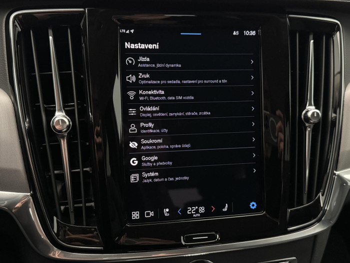 Volvo V90 CC B4 AWD PLUS BRIGHT AUT CZ