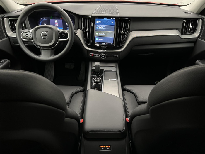 Volvo XC60 B4 AWD PLUS DARK AUT 1.maj.
