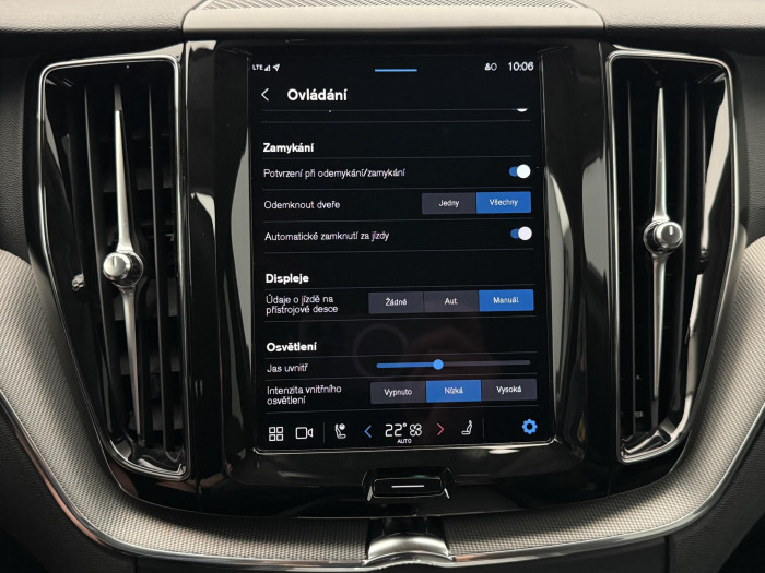 Volvo XC60 B4 AWD DARK PLUS REZERVACE