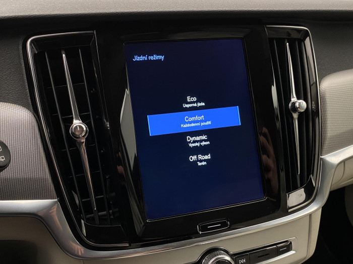 Volvo V90 CC D5 AWD INSCRIPTION AUT CZ 2.0 d CC CC