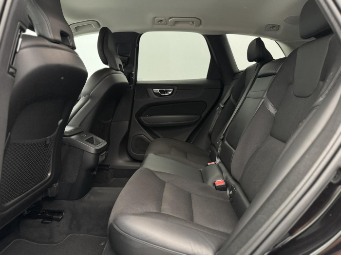 Volvo XC60 D4 MOMENTUM CZ REZERVACE 2.0 d Momentum
