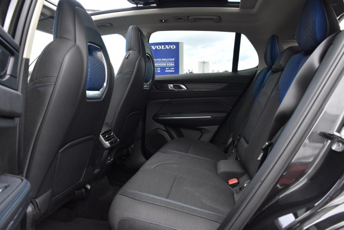 Lynk & Co 01 PHEV DCT AUT 1.maj.