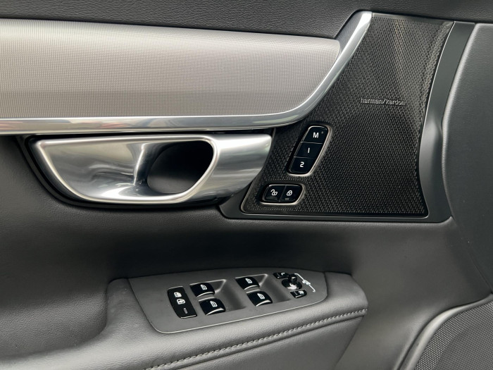 Volvo V90 T6 AWD RECHARGE PLUS DARK AUT