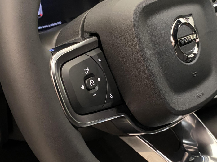 Volvo XC40 CORE SINGLE MOTOR RECHARGE