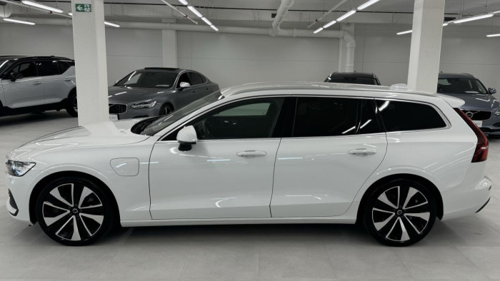 Volvo V60 T6 RECHARGE REZERVACE