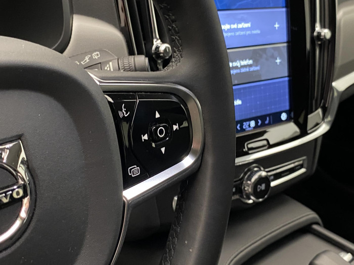 Volvo V90 CC B4 AWD BRIGHT PLUS AUT CZ