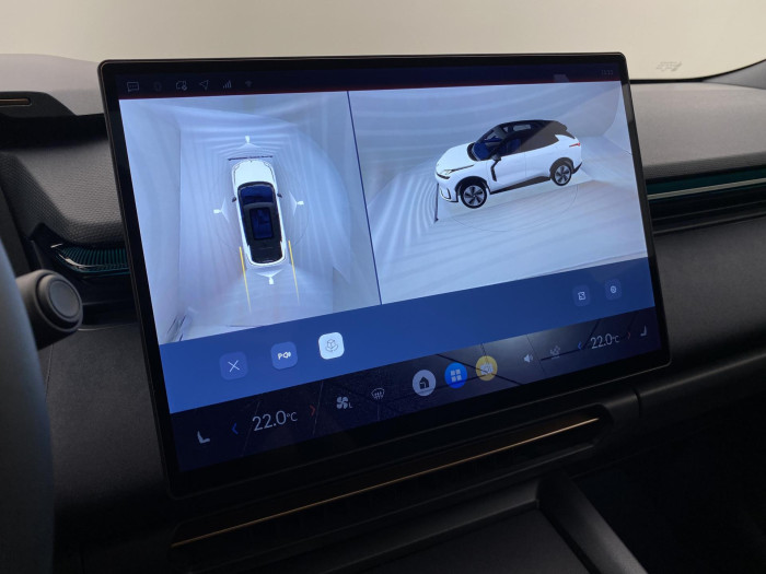 Lynk & Co 08 MORE PHEV