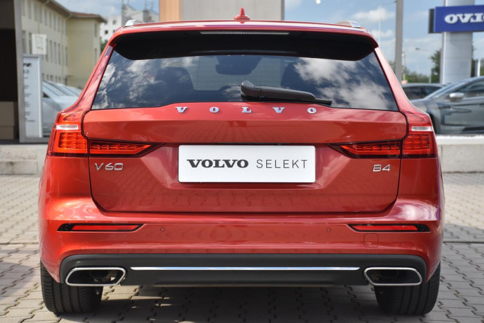 Volvo V60 B4 INSCRIPTION AUT REZERVACE