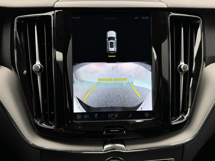 Volvo XC60 B5 AWD PLUS DARK AUT CZ 1.maj.