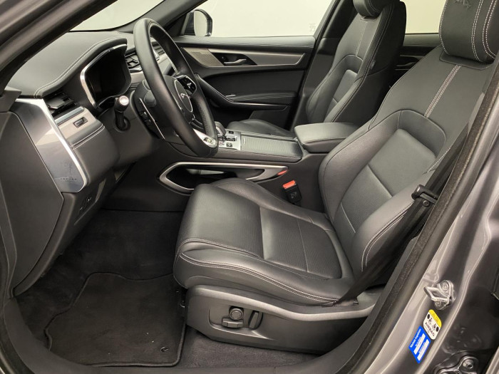 Jaguar F-Pace P250 R-DYNAMIC SE REZERVACE 2.0 Dynamic SE