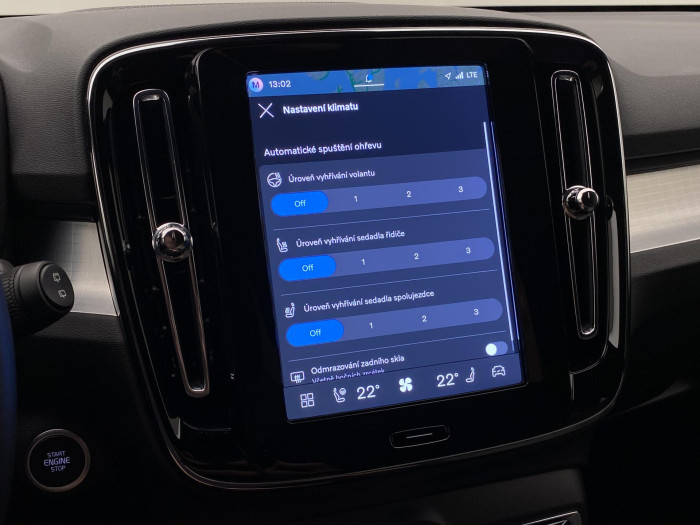 Volvo XC40 B3 DARK PLUS AUT CZ