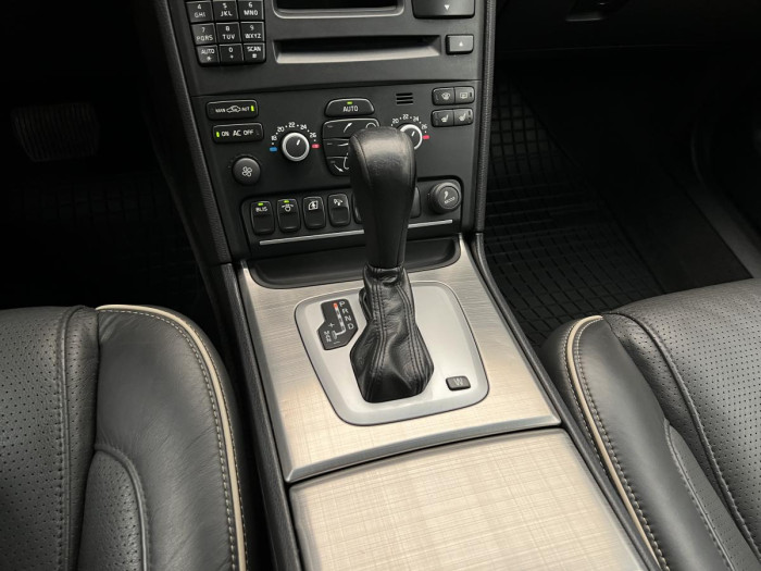 Volvo XC90 D5 AWD EXECUTIVE 7MÍSTNÁ AUT 2.4 d Executive