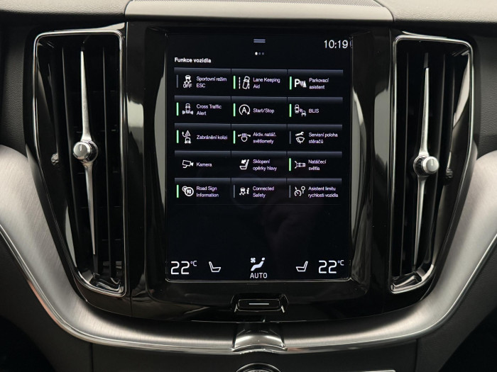 Volvo XC60 B4 AWD MOMENTUM PRO CZ 2.0 Momentum