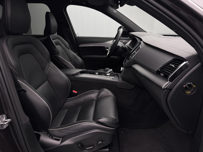 Volvo XC90 B5 AWD PLUS DARK CZ 1.maj