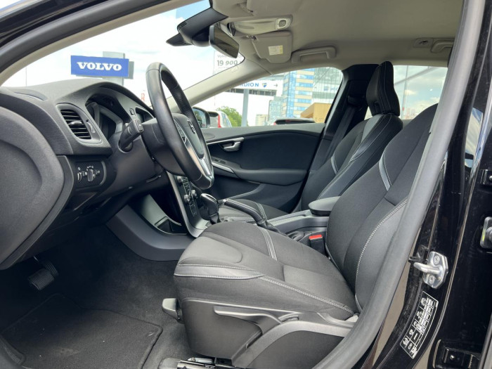Volvo V40 D2 MOMENTUM Aut 1.maj. 2.0 d Momentum