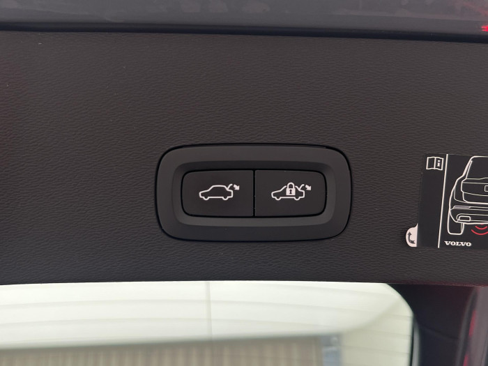 Volvo C40 RECHARGE TWIN MOTOR 1.maj.