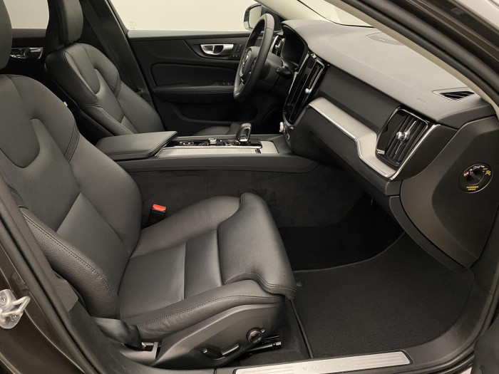 Volvo V60 CC B5 AWD PLUS BRIGHT 1.maj