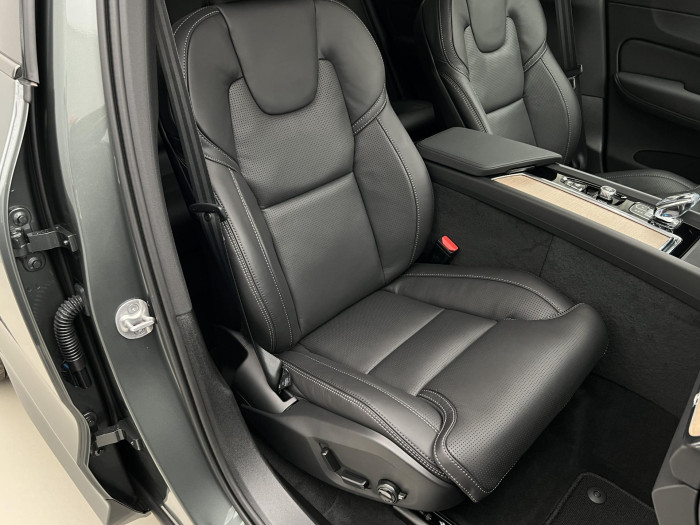 Volvo XC60 B5 AWD DARK ULTRA AUT