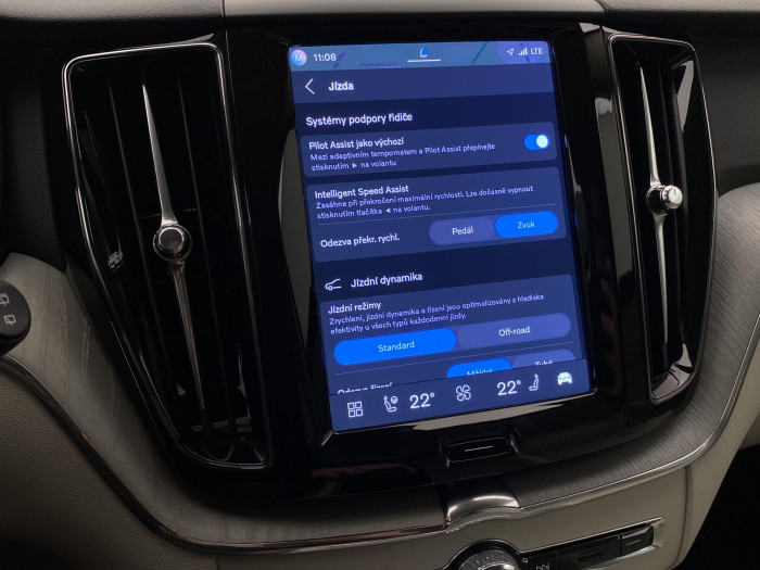 Volvo XC60 B5 AWD DARK PLUS AUT CZ