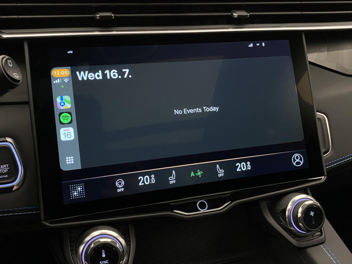 Lynk & Co 01 PHEV DCT AUT 1.maj REZERVACE