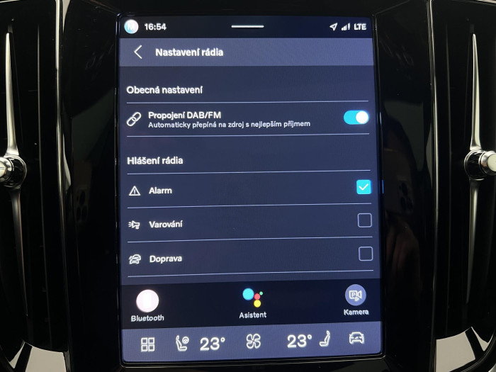 Volvo V60 B4 PLUS DARK AUT 1.maj.