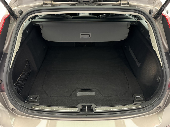 Volvo V60 D3 MOMENTUM PRO AUT 1.maj 2.0 d Momentum