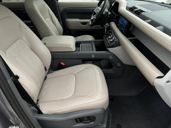 Land Rover Defender P400 HSE AWD AUT CZ
