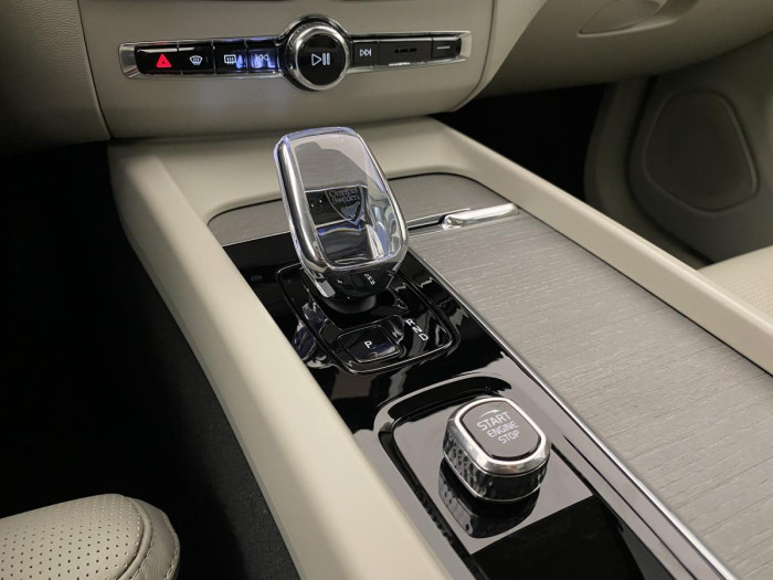 Volvo XC60 B4 AWD AUT DARK ULTIMATE