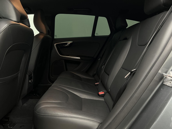 Volvo V60 CC D4 AWD SUMMUM AUT 2.4 d CC CC Summum