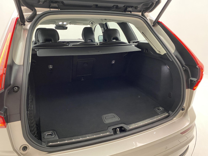 Volvo XC60 B5 AWD DARK PLUS AUT CZ