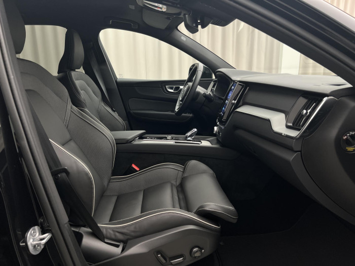 Volvo XC60 B5 AWD BLACK EDITION AUT CZ 2.0 Edition