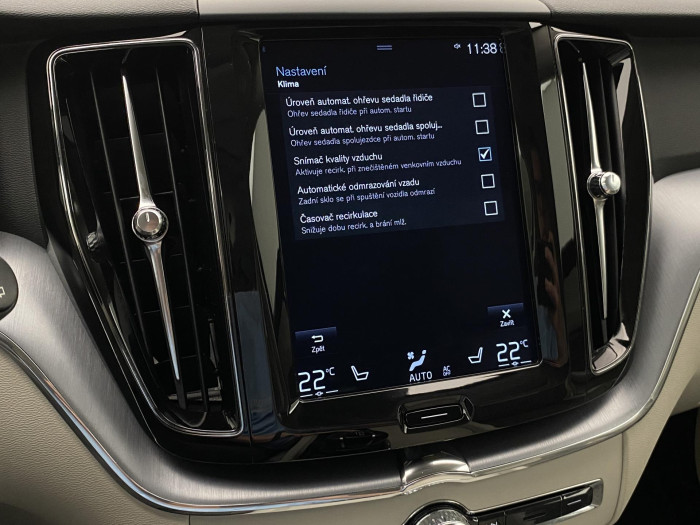 Volvo XC60 T5 AWD MOMENTUM AUT CZ 2.0 Momentum