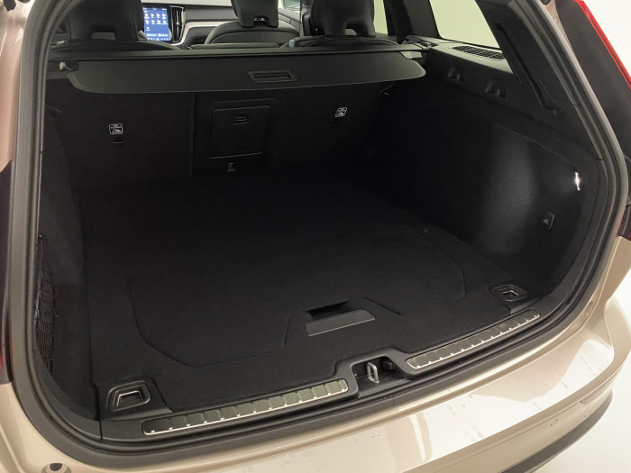 Volvo V60 B4 AUT DARK PLUS