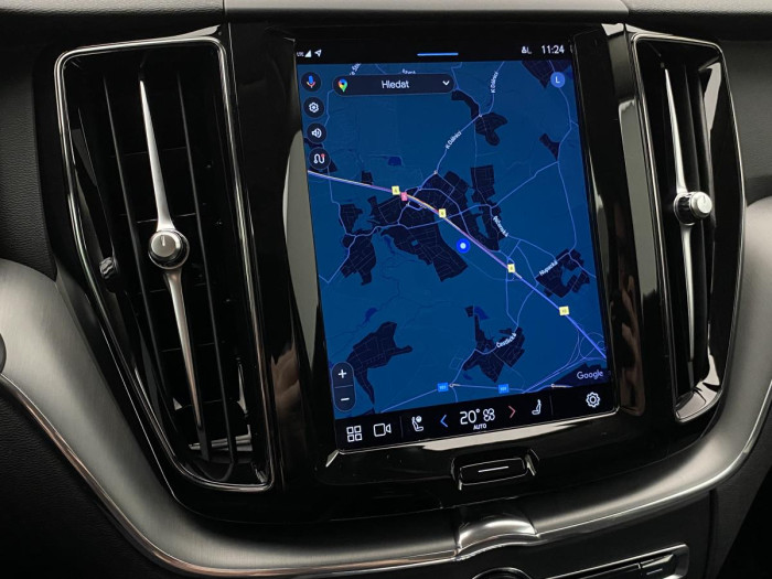 Volvo XC60 B4 MOMENTUM PRO AUT REZERVACE 2.0 Momentum