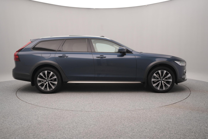 Volvo V90 CC B5 AWD PRO AUT REZERVACE 2.0 CC CC