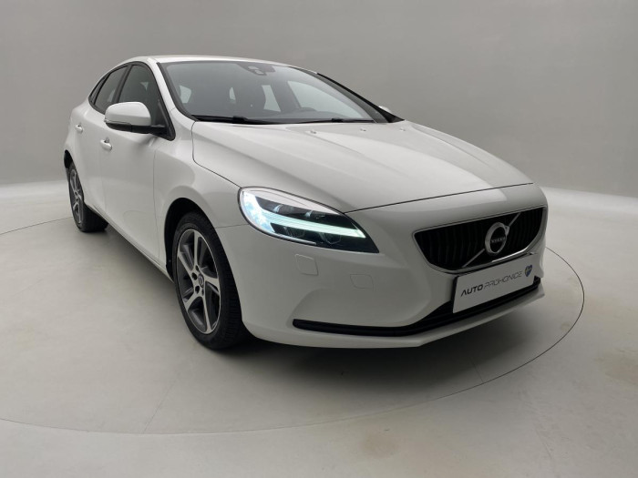 Volvo V40 D2 MOMENTUM AUT REZERVACE 2.0 d Momentum