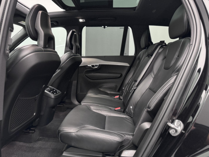 Volvo XC90 B5 AWD R-DESIGN REZERVACE