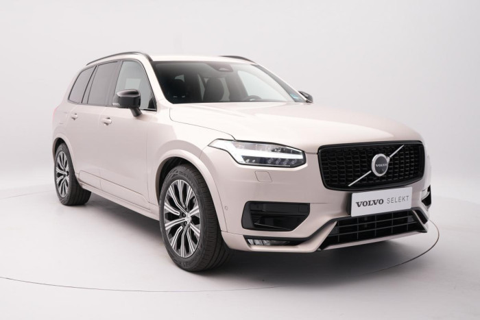 Volvo XC90 B5 AWD PLUS DARK REZERVACE