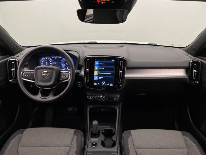 Volvo XC40 B4 MOMENTUM AUT CZ 2.0 Momentum