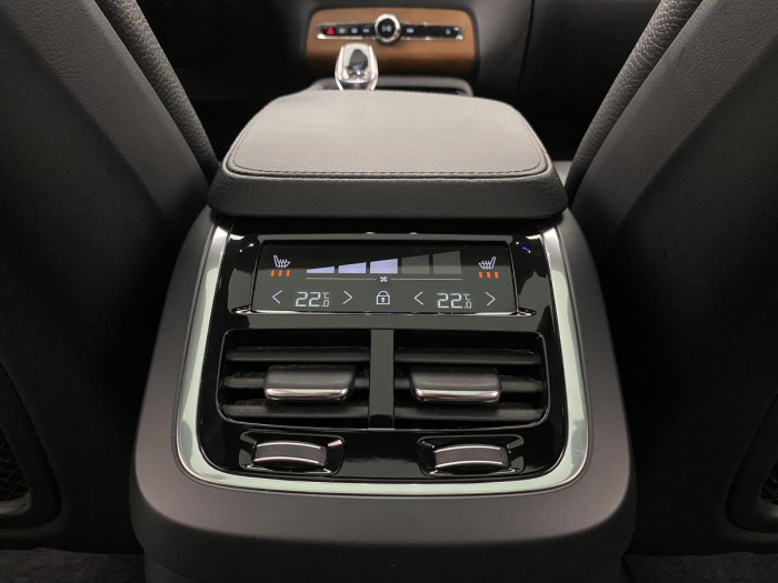 Volvo XC90 T8 AWD INSCRIPTION REZERVACE