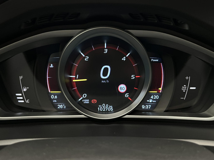 Volvo V40 CC D3 MOMENTUM 2.0 d CC CC Momentum